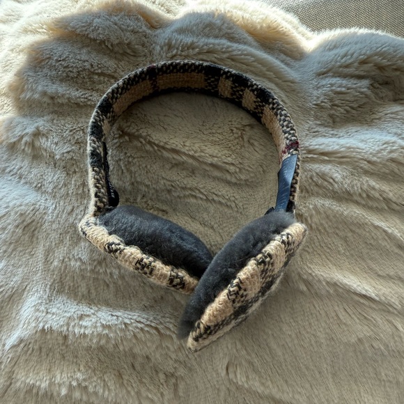 Vintage Authentic Burberry Earmuffs - Picture 3 of 6